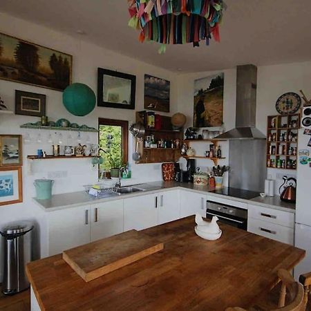 Spacious Cabin On Isolated Farm With Sea View Bude Bagian luar foto